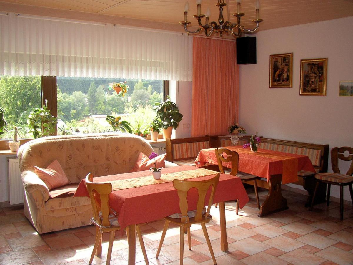 Gaestehaus Grau Egloffstein ภายนอก รูปภาพ